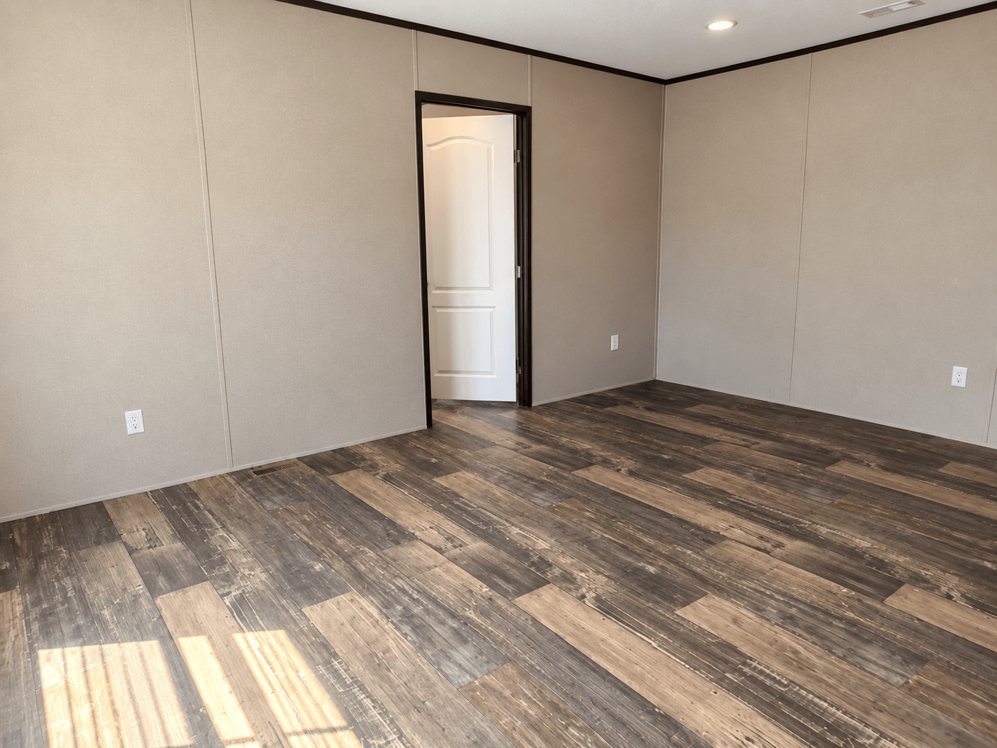8007 Lazy Lane 2023 Jessup Atlantis